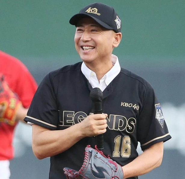 박정태 한 차례 물러났다 다시 슬쩍 2군 고문